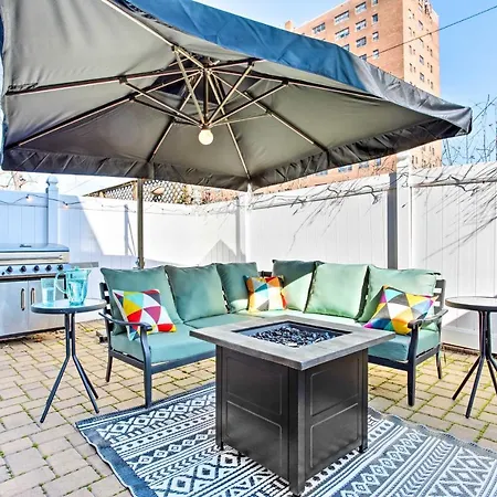 Bayonne Townhome 9 Mi To New York City!